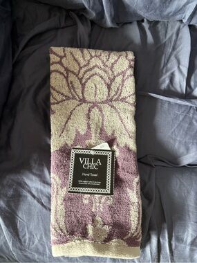 NWT Villa Chic Patterned Hand Towel